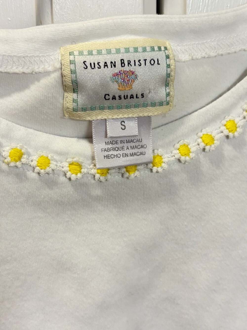 Susan Bristol Casuals Fitted T-Shirt with Yellow Daisy Trim Neckline Cottagecore - Picture 4 of 8